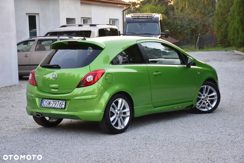 Opel Corsa 1.4 16V Edition 150 - 16