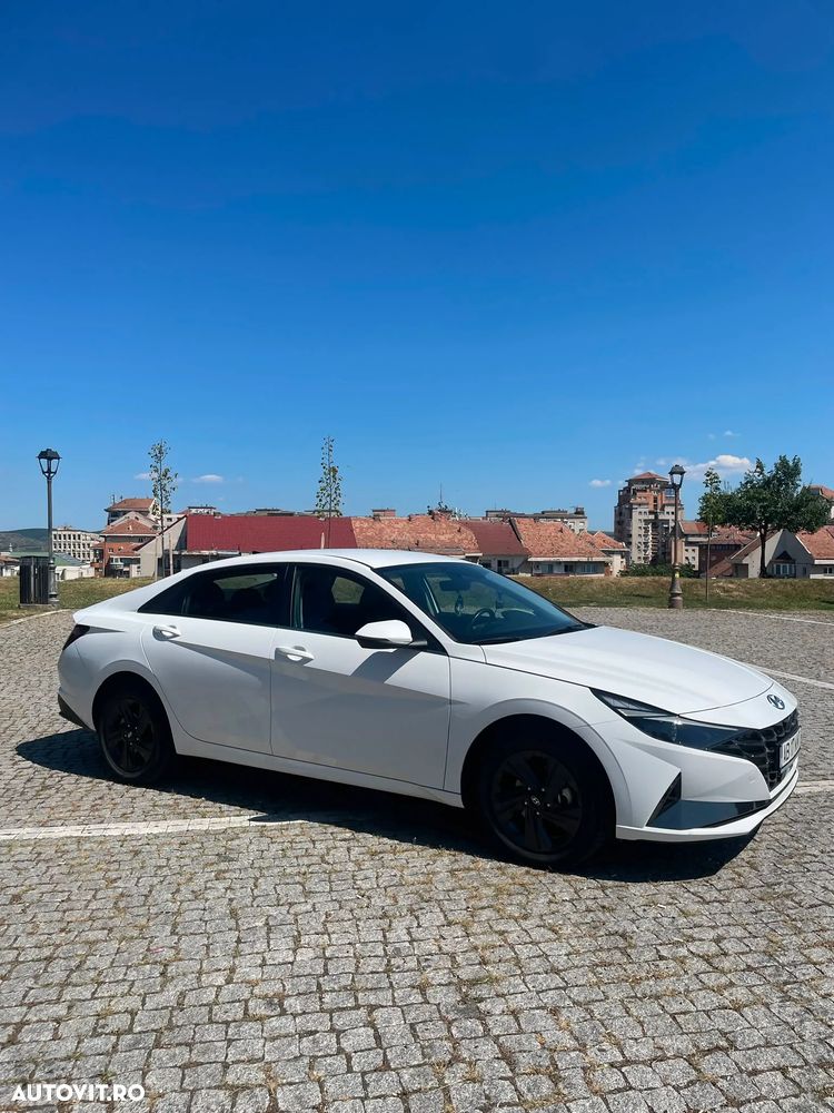 Hyundai Elantra 1.6 l 123 CP 6MT Highway - 3