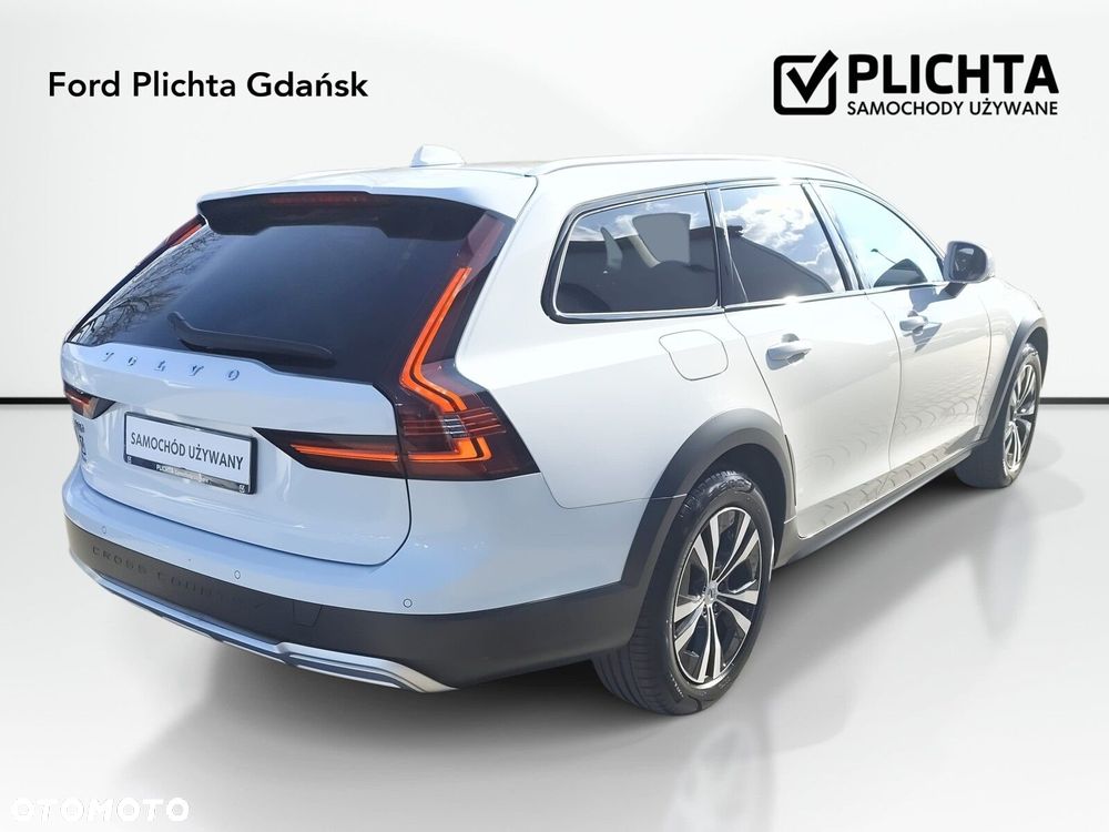 Volvo V90 Cross Country - 5