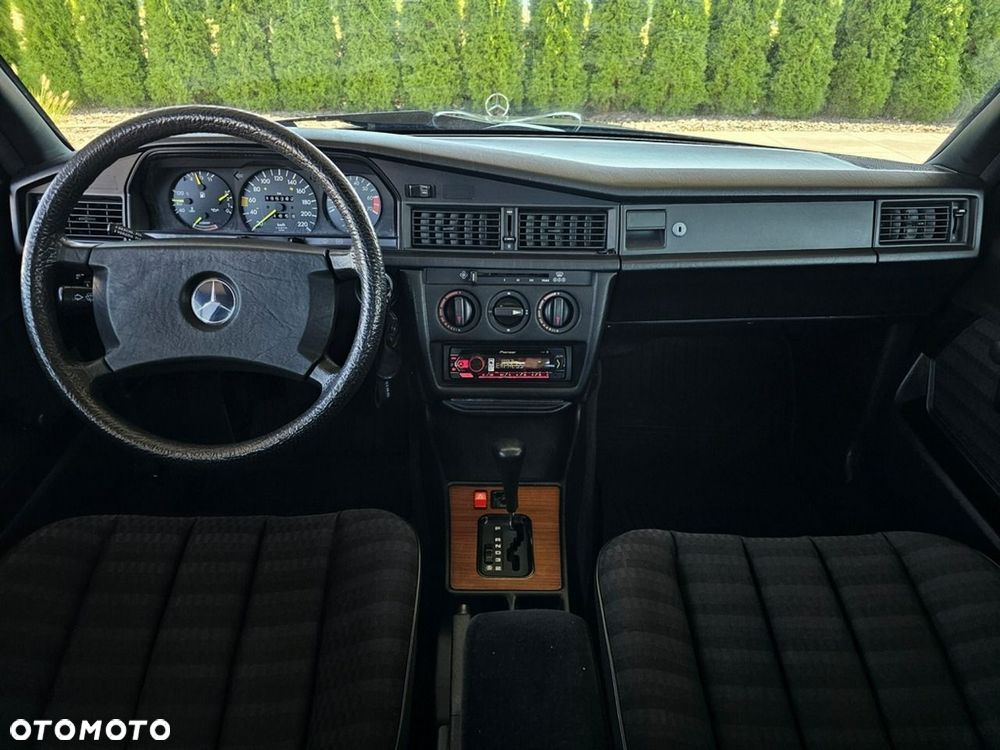 Mercedes-Benz W201 (190) - 22