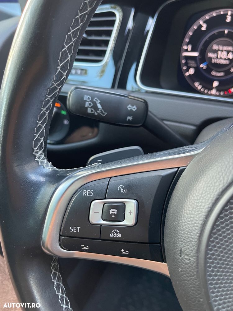 Volkswagen Golf - 18