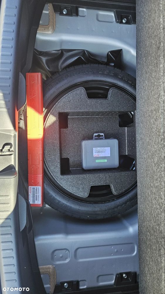 Toyota Yaris Hybrid 1.5 Style - 17
