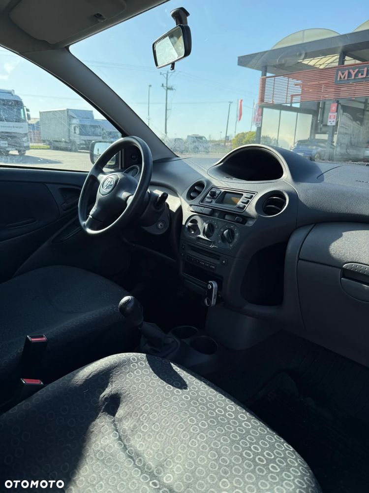 Toyota Yaris 1.0 Luna - 9