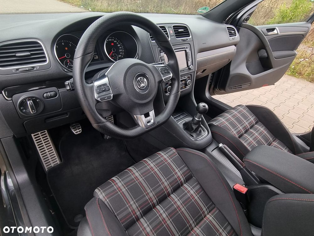 Volkswagen Golf 2.0 GTI - 33