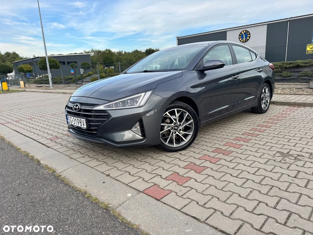 Hyundai Elantra - 1