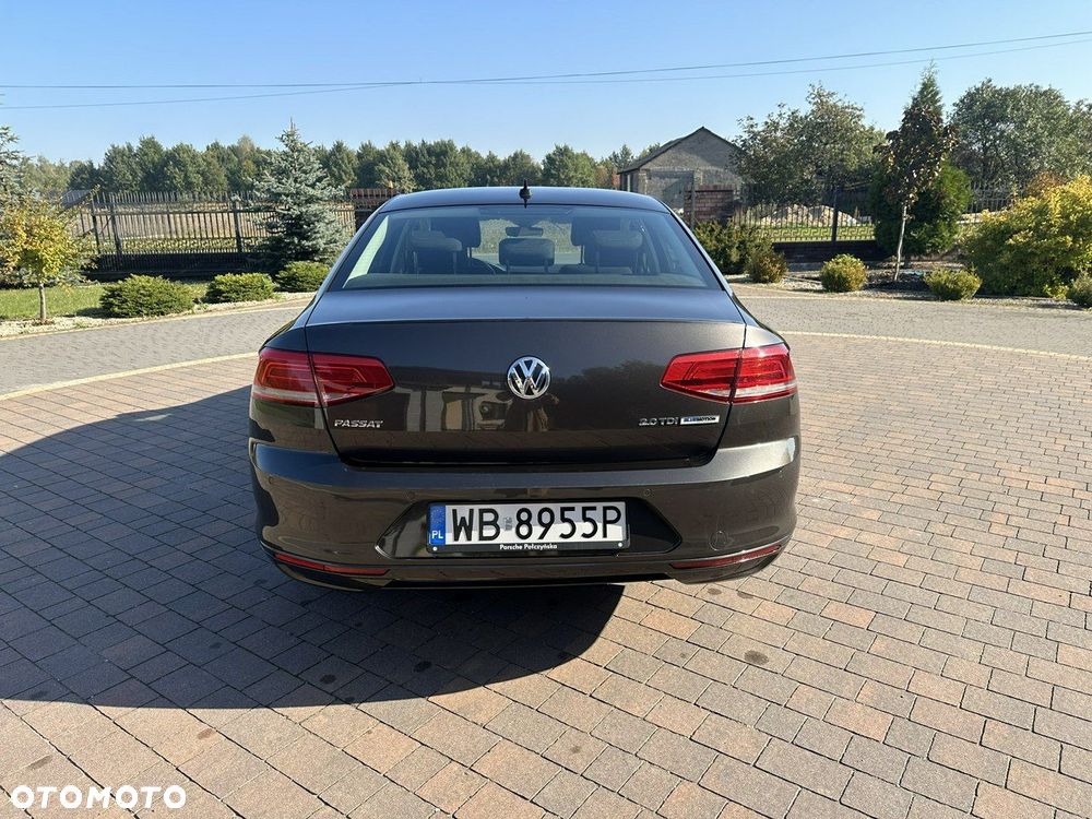 Volkswagen Passat - 8