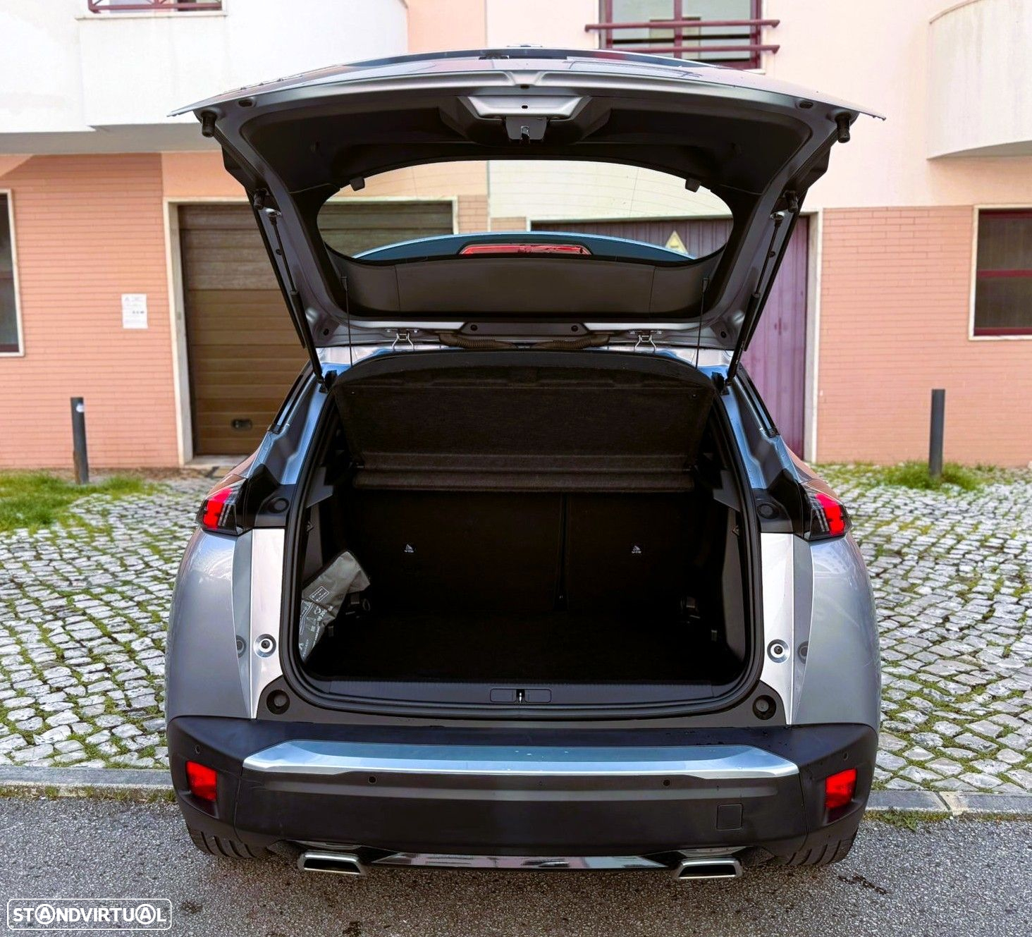 Peugeot 2008 1.2 PureTech Allure EAT8 - 24