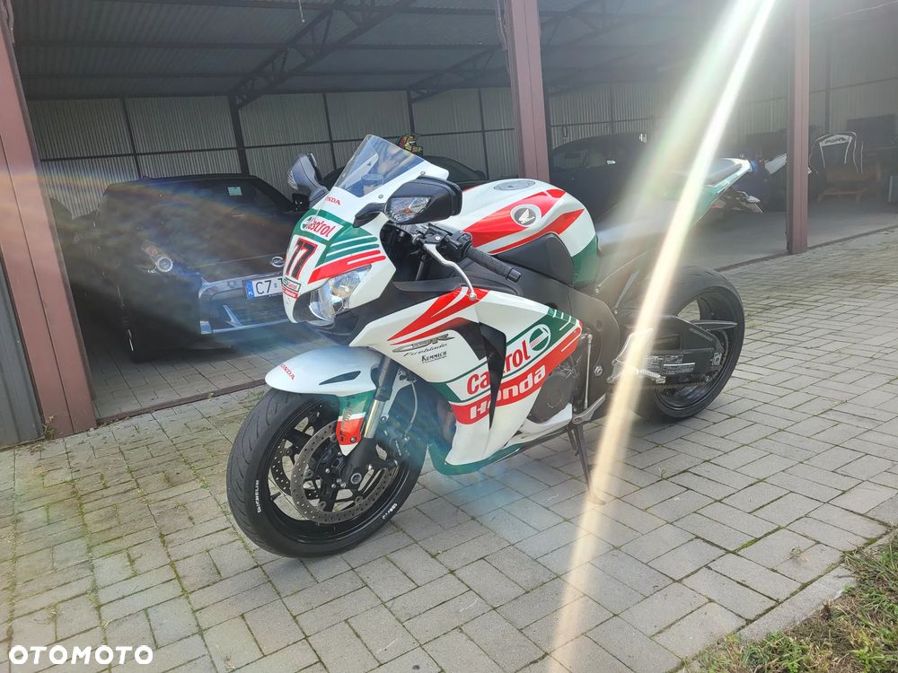 Honda CBR - 8