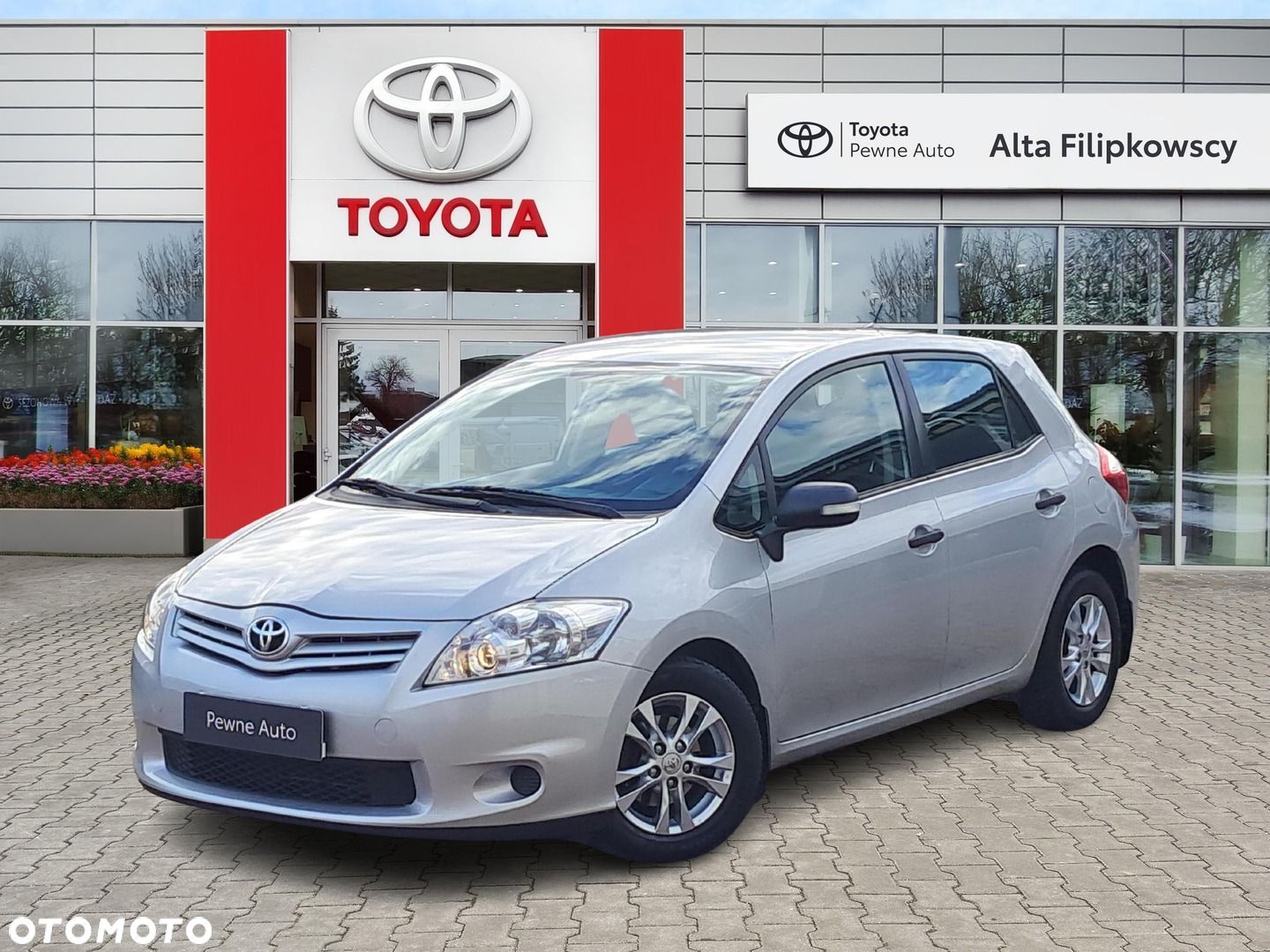 Toyota Auris 1.4 D-4D Terra EU5 - 1