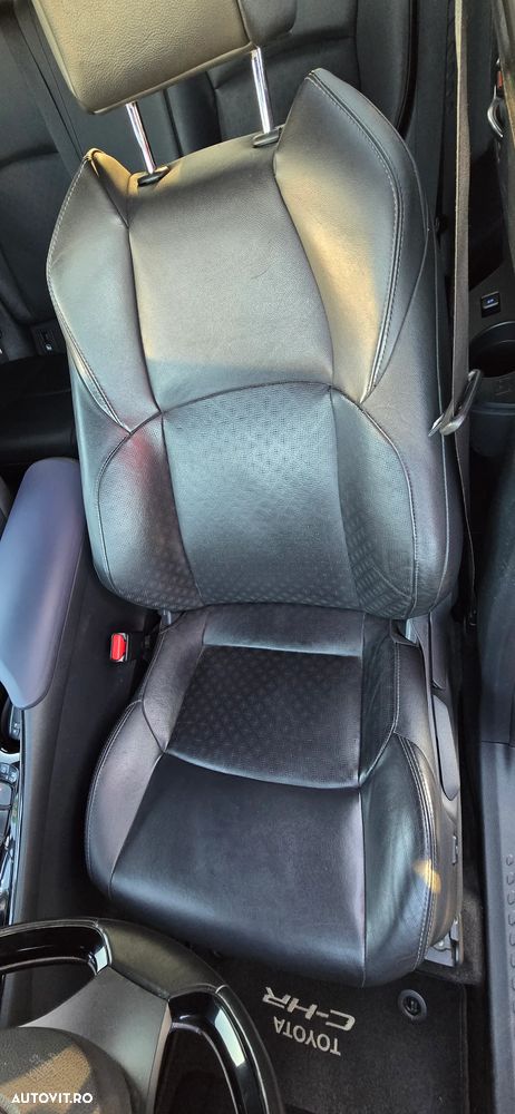 Toyota C-HR Hybrid Style Selection - 17