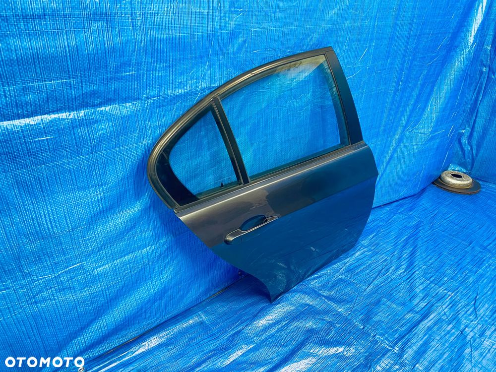 DRZWI PRAWE PRAWY TYŁ TYLNE KOMPLETNE BMW E90 SEDAN 07R ; LAKIER A22 ORYGINAŁ EUROPA - 4