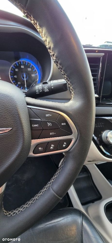 Chrysler Pacifica - 21