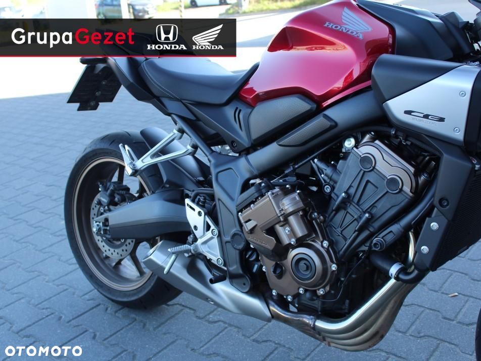 Honda CB - 12