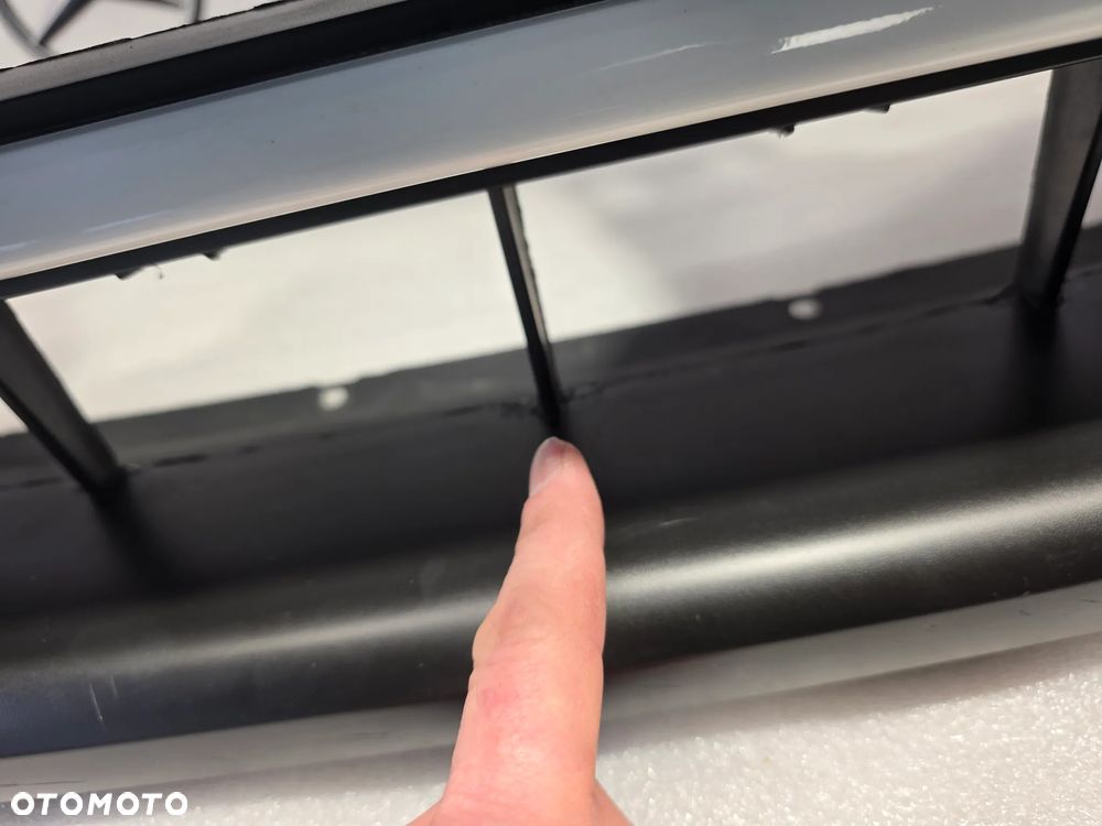 NISSAN QASHQAI II LIFT 17- ZDERZAK PRZEDNI PRZÓD BIAŁY NA SPRYSKI + LISTWA POD GRILL , NR 62022HV00H , NR AUKCJI NZ1754 - 22