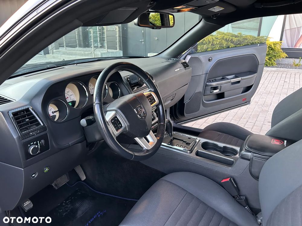 Dodge Challenger 3.5 SE - 22