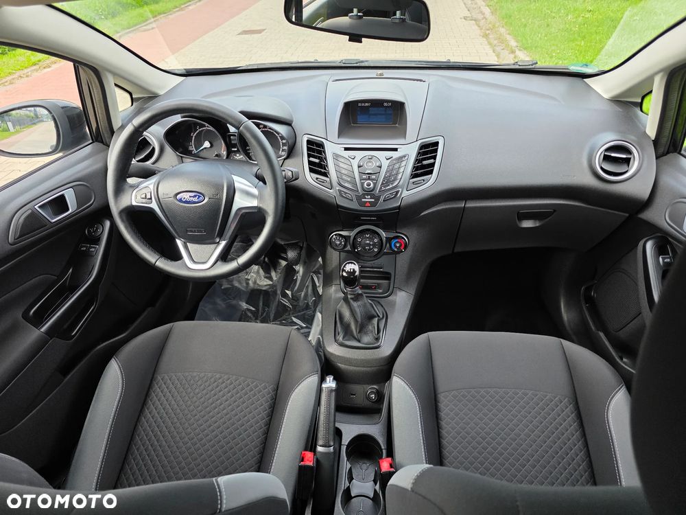 Ford Fiesta 1.0 Champions Edition - 13
