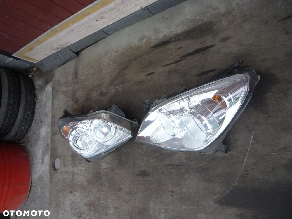 OPEL ASTRA H LAMPA PRZEDNIA LEWA LUB PRAWA - 2