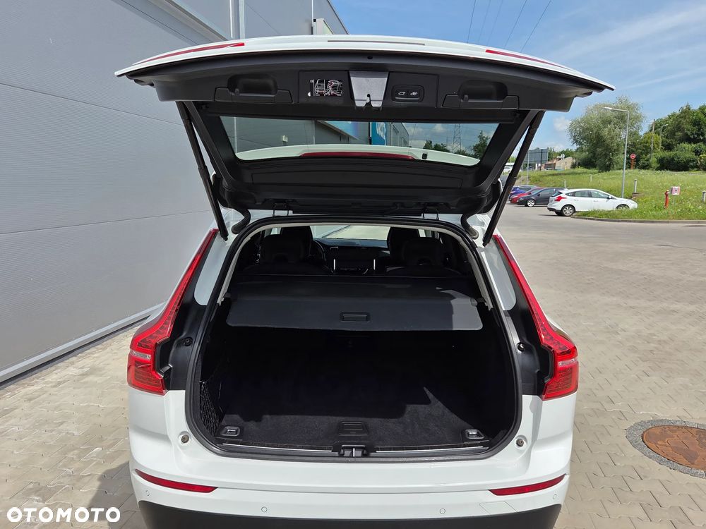 Volvo XC 60 B4 D AWD Geartronic Momentum - 40
