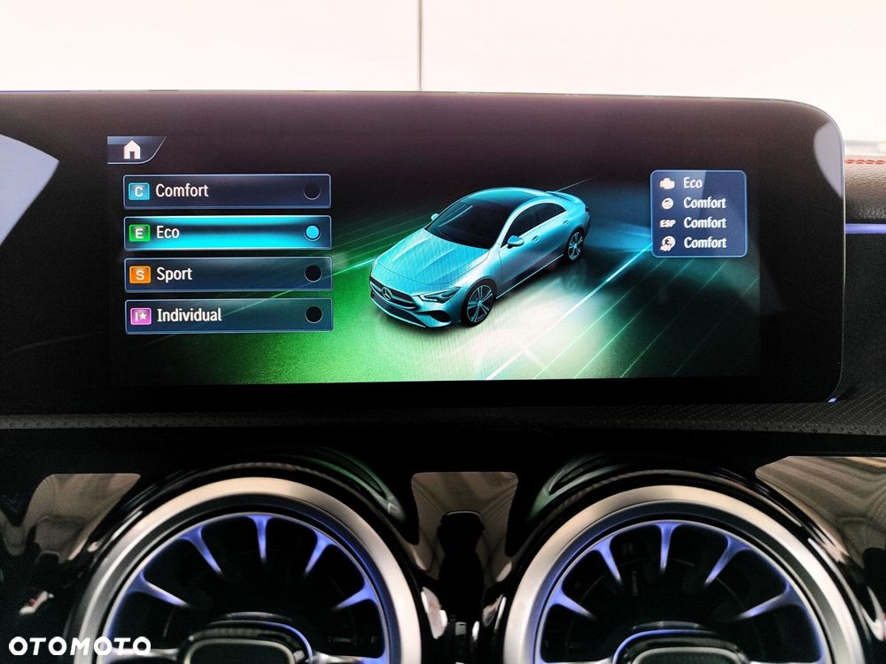 Mercedes-Benz CLA 200 AMG Line 7G-DCT - 26