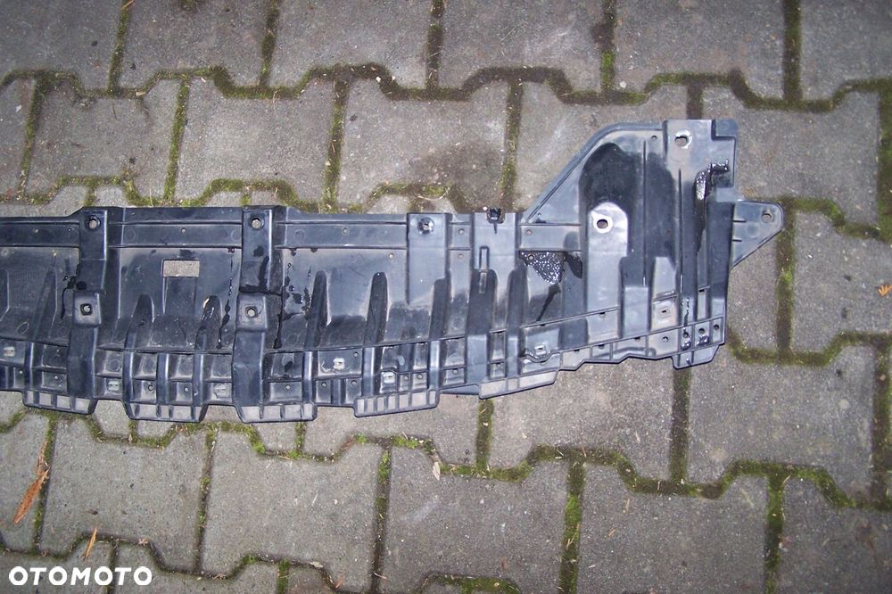 Toyota Auris II osłona zderzaka - 2