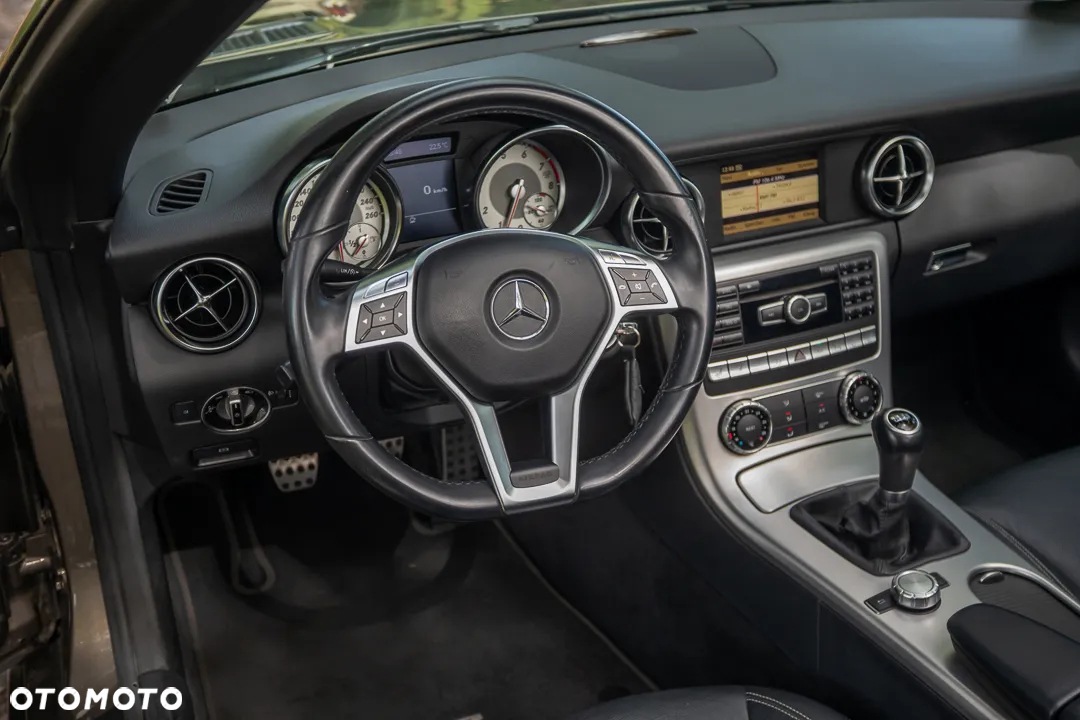 Mercedes-Benz SLK 200 (BlueEFFICIENCY) - 27