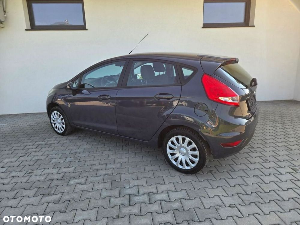 Ford Fiesta - 16