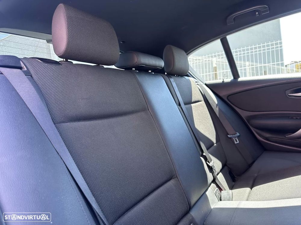 BMW 118 d Pack M - 40