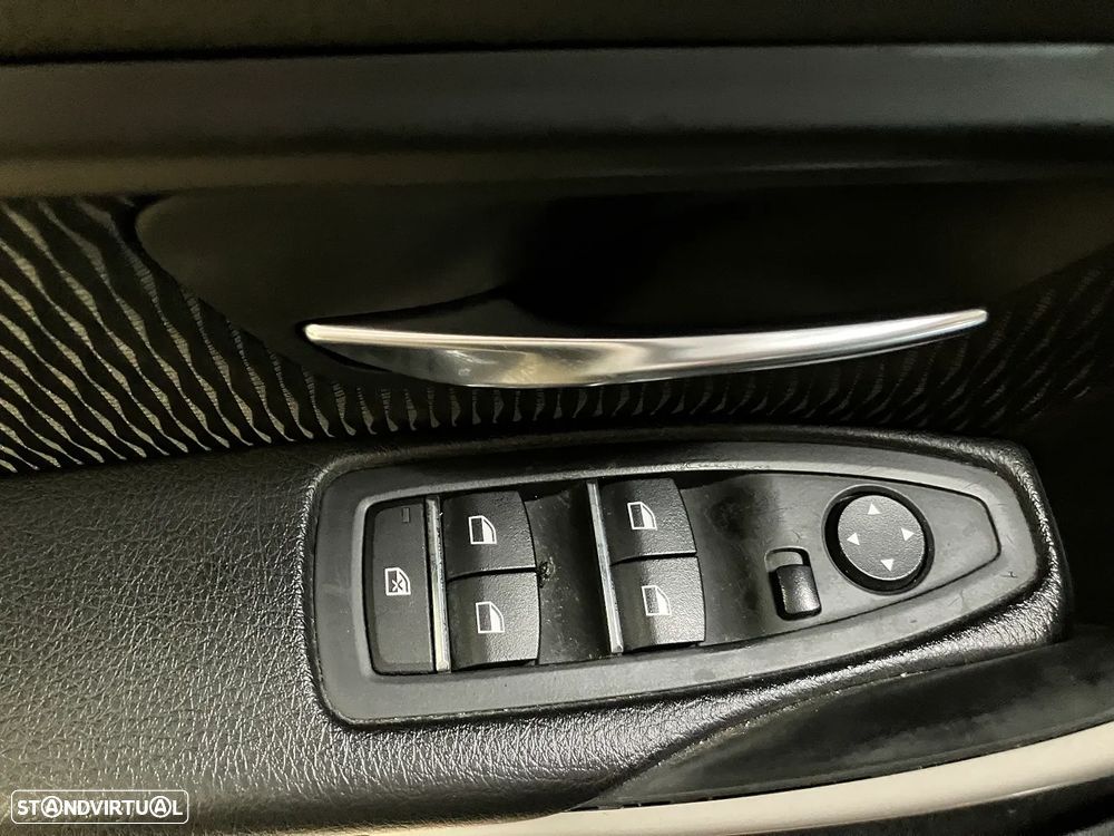 BMW 330 e iPerformance - 15