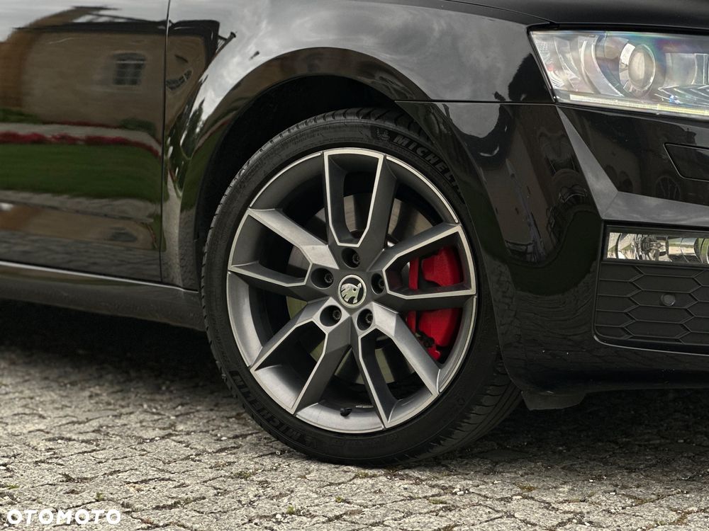 Skoda Octavia 2.0 TDI RS DSG - 32