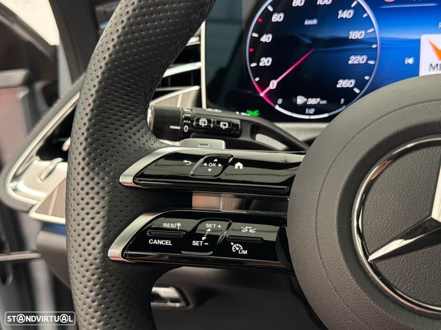 Mercedes-Benz E 300 de AMG Line - 22