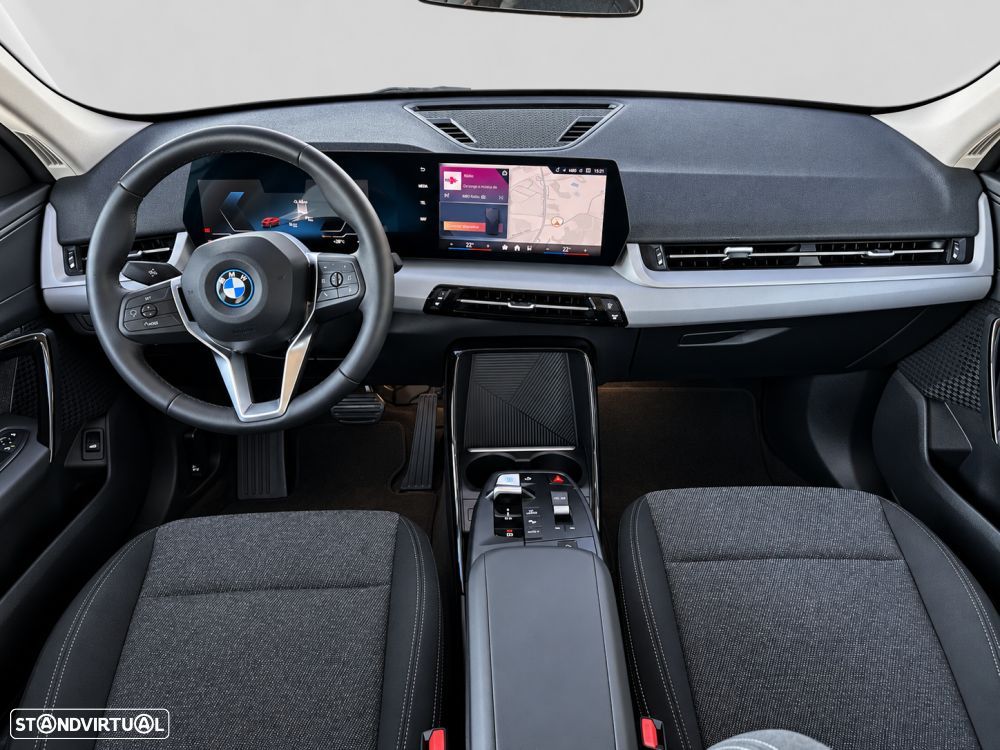 BMW iX2 eDrive20 - 4