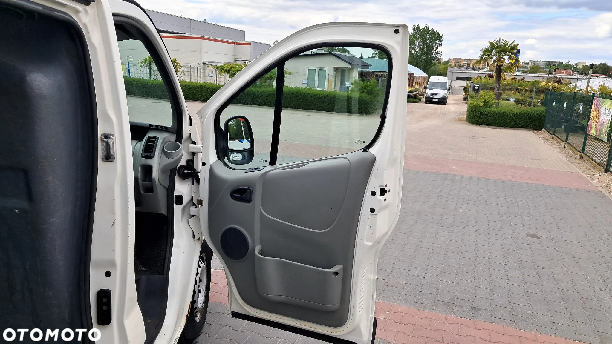 Renault TRAFIC - 9