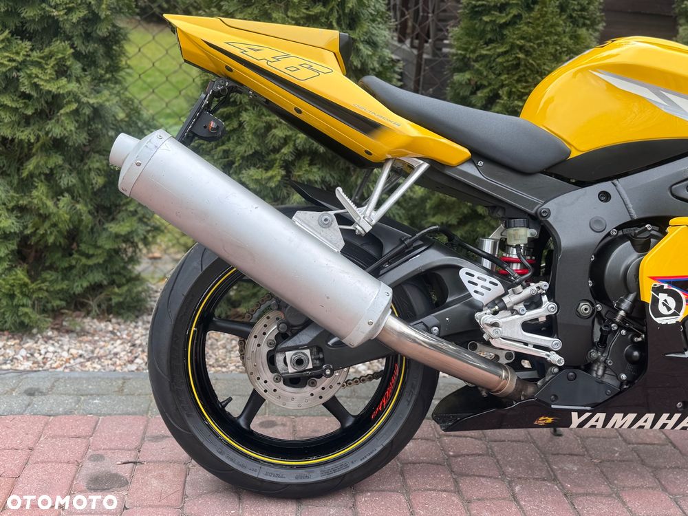 Yamaha YZF - 8