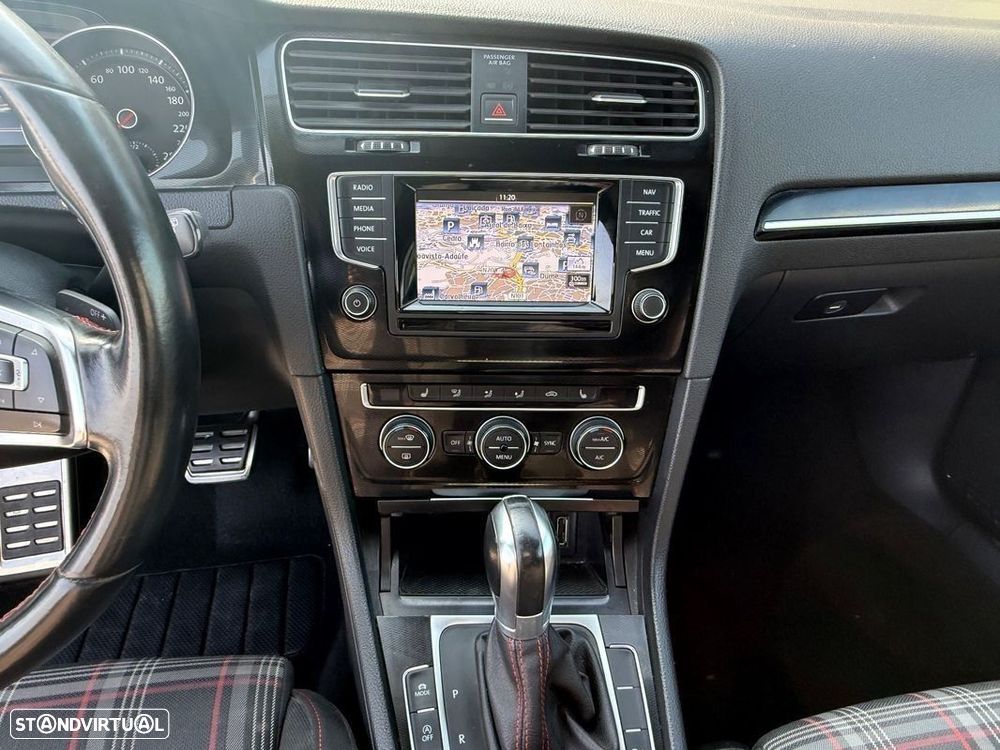 VW Golf 2.0 TSi GTi DSG Performance - 22