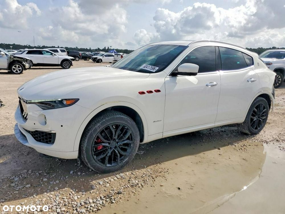 Maserati Levante Q4 - 1