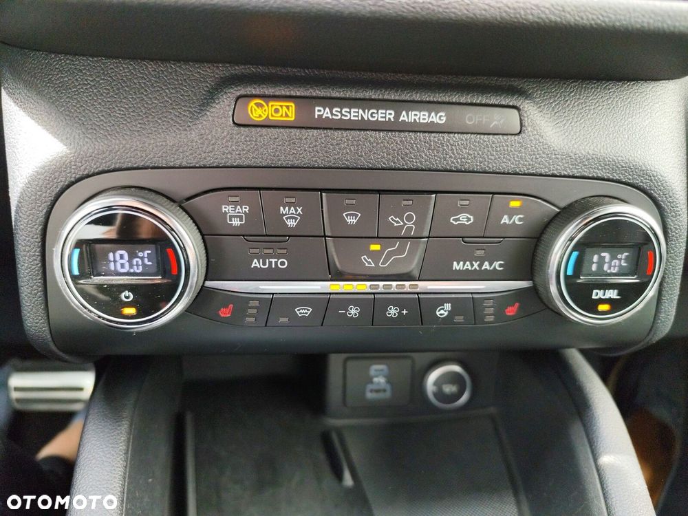 Ford Kuga - 24