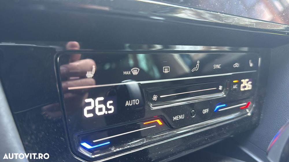 Volkswagen Passat - 11