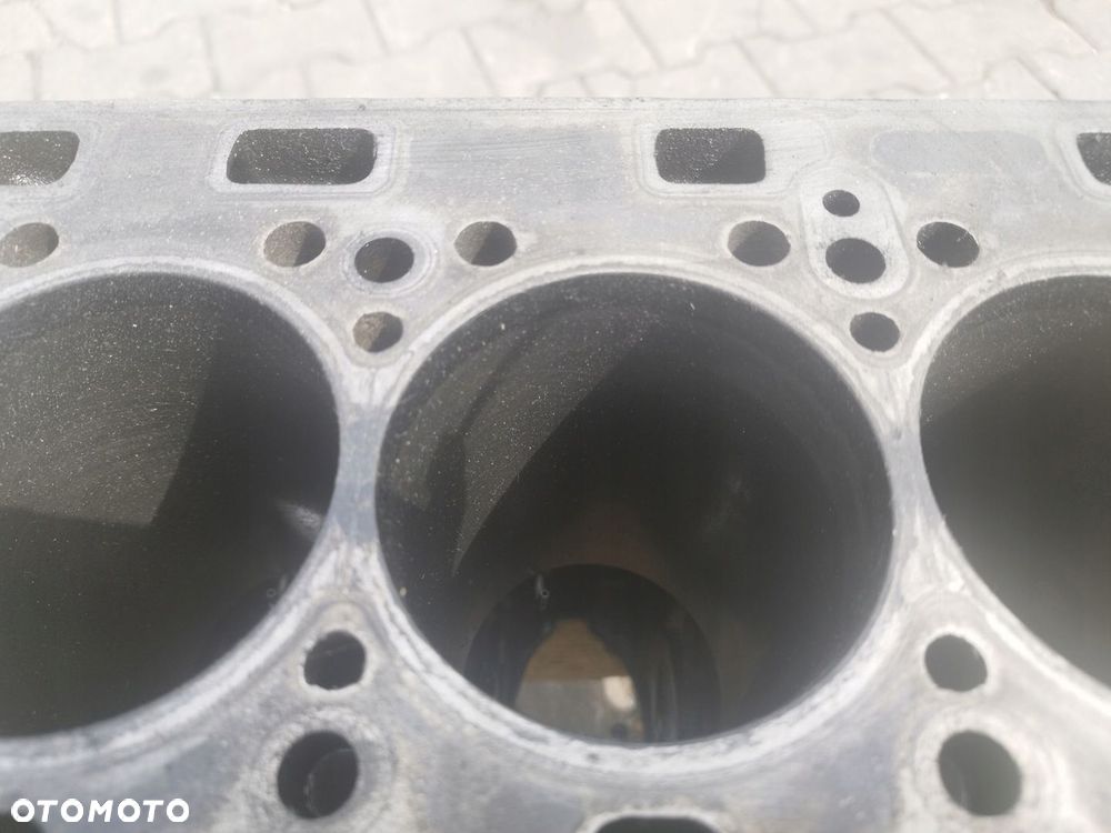 BLOK SILNIKA SILNIK NOMINALNY MASTER MOVANO INTERSTAR 2.5 DCI G9U - 7