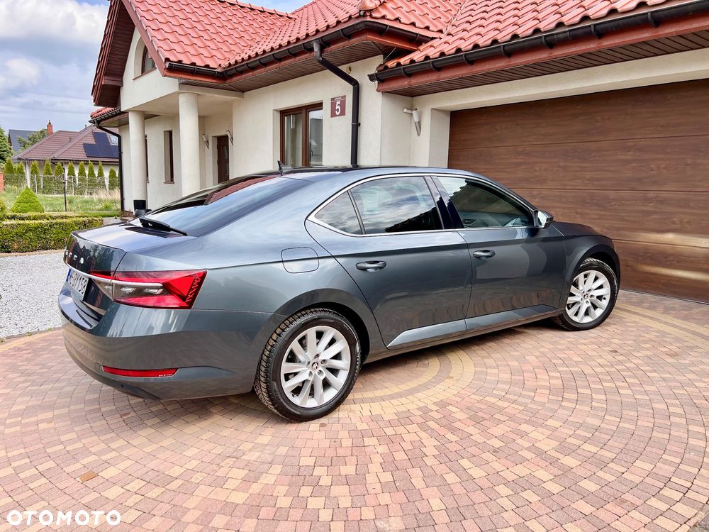 Skoda Superb ver-2-0-tdi-scr-ambition-dsg - 36