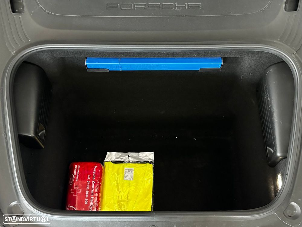 Porsche 911 Série F - 27