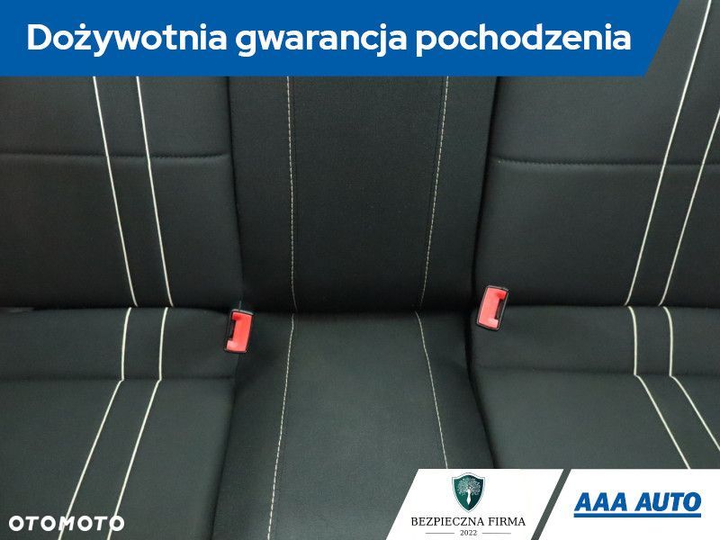 Volkswagen New Beetle - 10