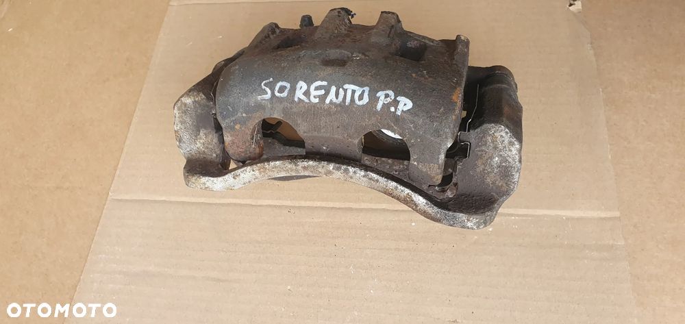 Zacisk hamulcowy prawy przód Kia Sorento I 2.5 CRDI - 3