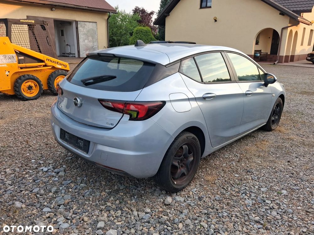 Opel Astra - 4