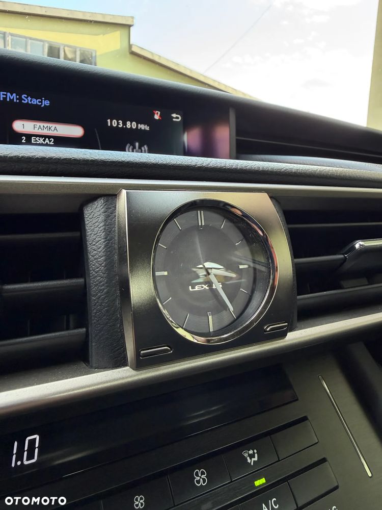 Lexus IS 200t / 300 Elegance - 29