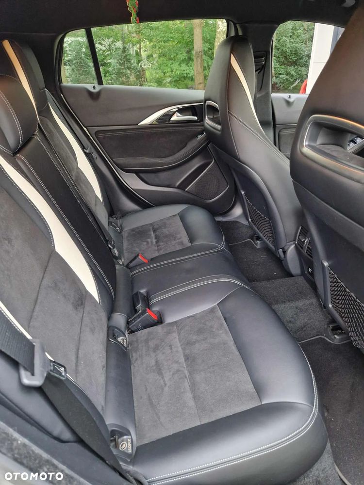 Infiniti Q30 2.0t Sport Tech AWD 7DCT - 6