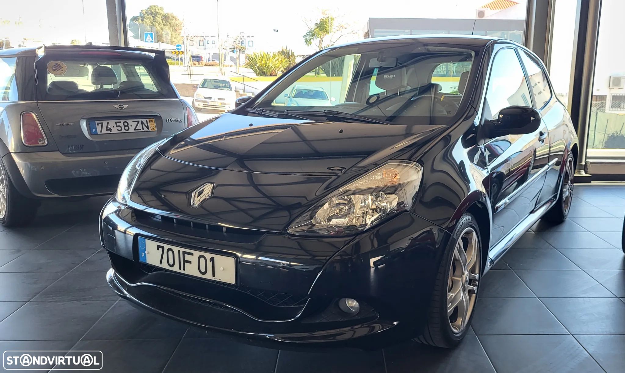 Renault Clio 2.0 16V RS - 1