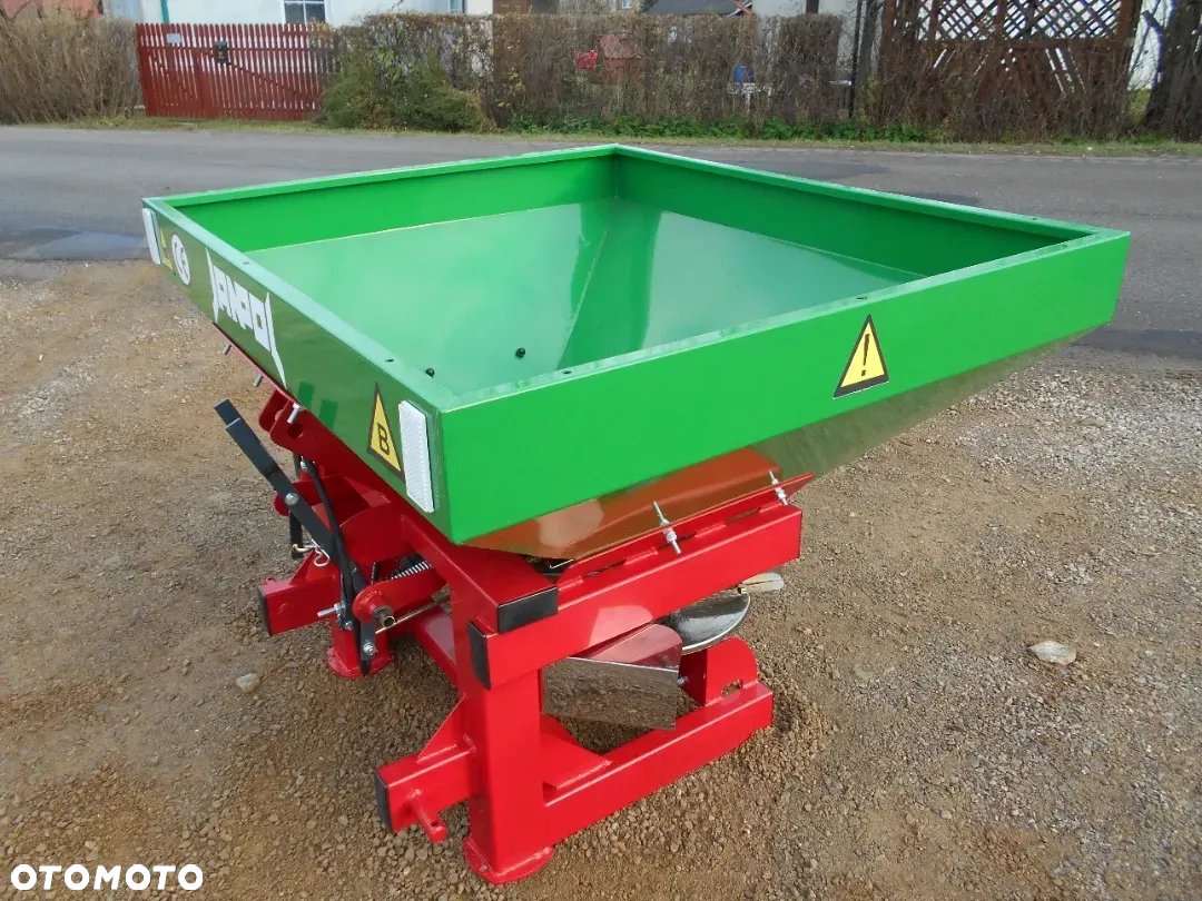 SIEWKA/ Siewnik/ ROZSIEWACZ Nawozów Hydraulika W Standardzie 600L, 800L, 1000L, 1200L (polifoska, siarczan amonu, saletrzak, superfosfat, sól potasowa, siarczan potasu, siarczan magnezu) - 4