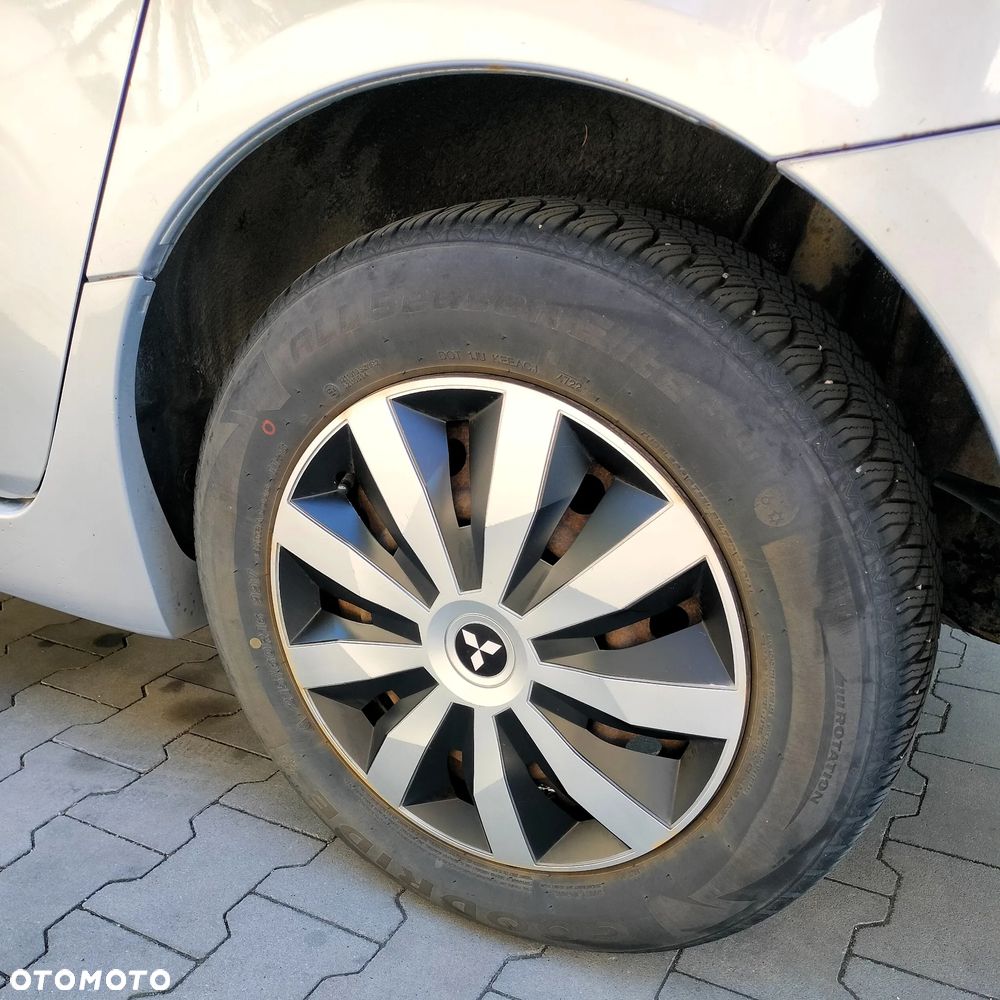 Mitsubishi Grandis - 35