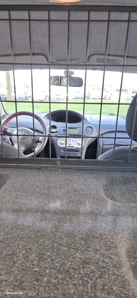 Toyota Yaris 1.4 D-4D Sol AC - 3