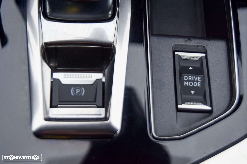 Peugeot 3008 1.6 Hybrid GT Pack e-EAT8 - 26